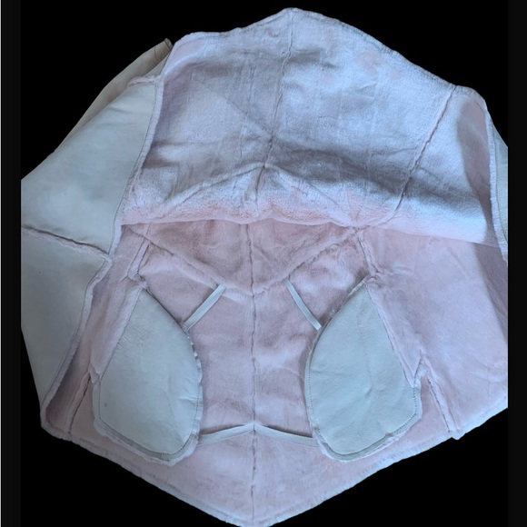 UGG baby pink leather shawl stole size medium - Picture 3 of 7